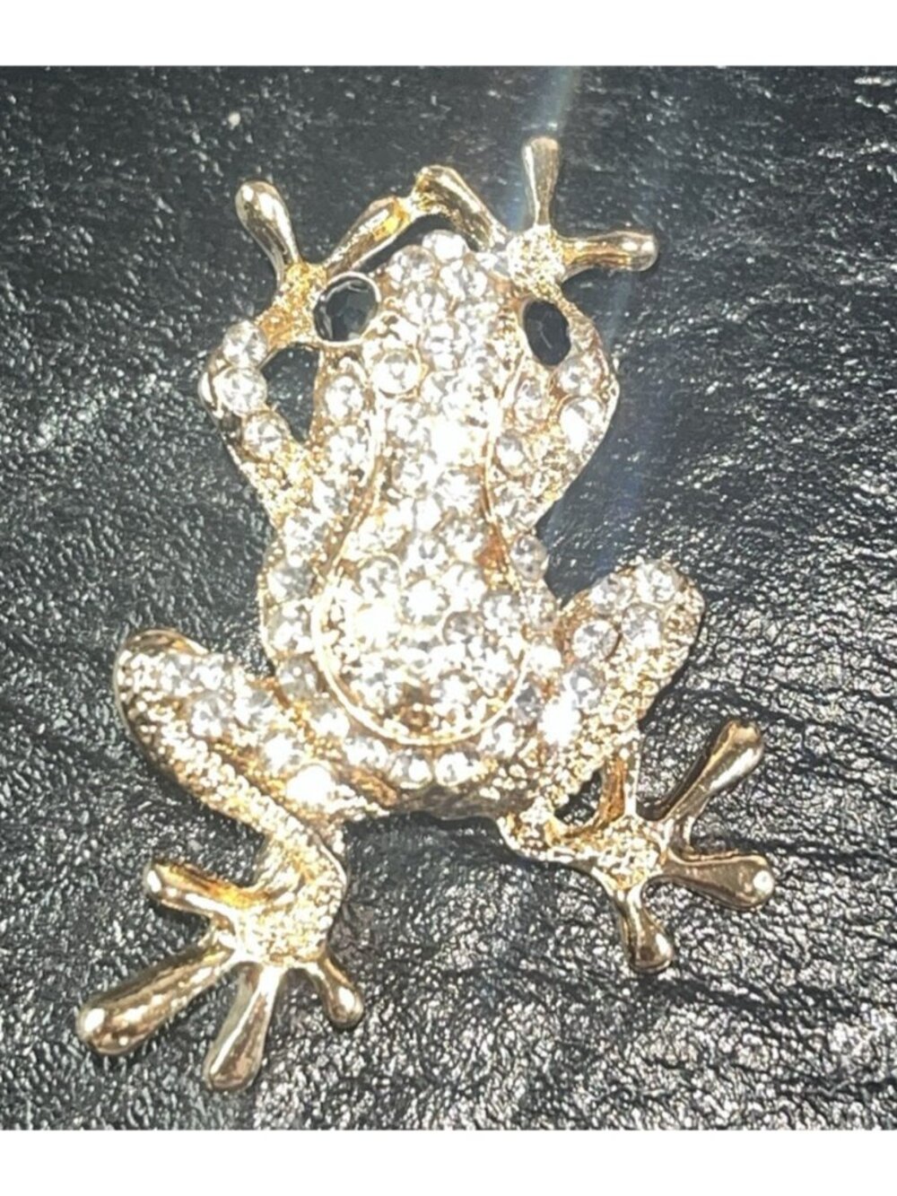 NEW Gold Tone Rhinestone Frog Brooch Pin Clear Crystal Gold Tone Jewelry Fashion